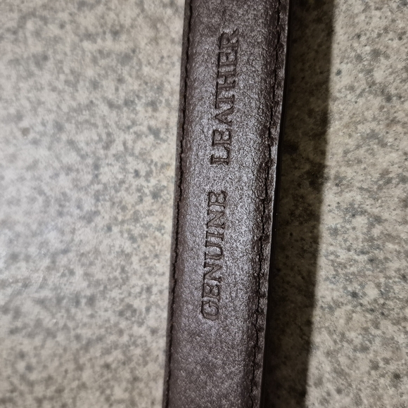 Elegant Brown Belt with Gold Accents - Picture 8 of 11